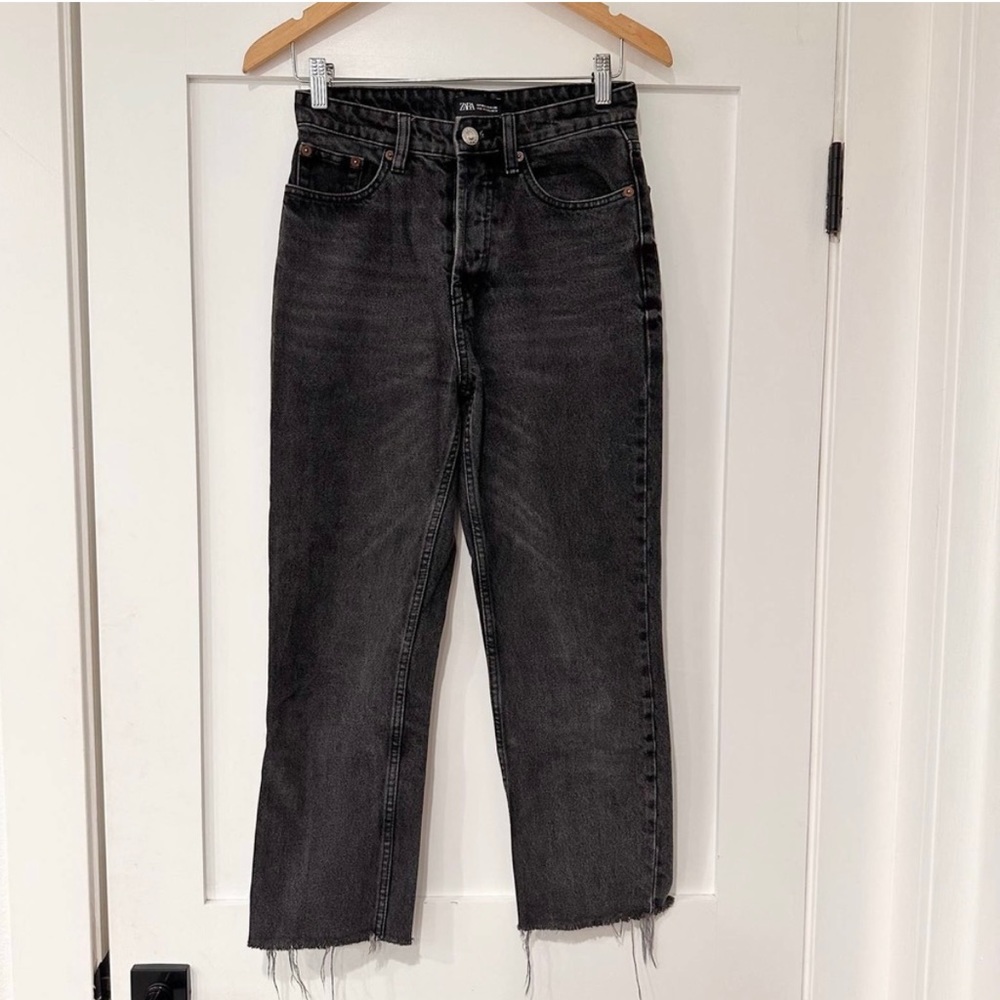 Zara Women's faded grayish Black Raw hem Straight Leg denim jeans
